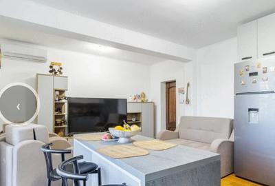 Apartament cu 3 camere decomandat în Adunații-Copăceni