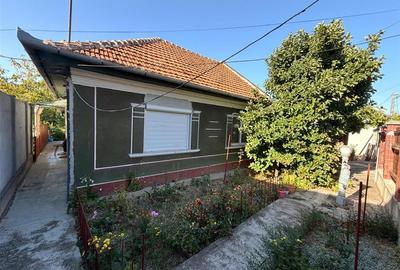 Casă cu 3 camere cu Teren 904 Mp în Spitalul Județean