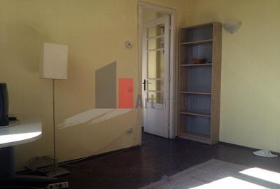 Garsonieră decomandată în Tineretului