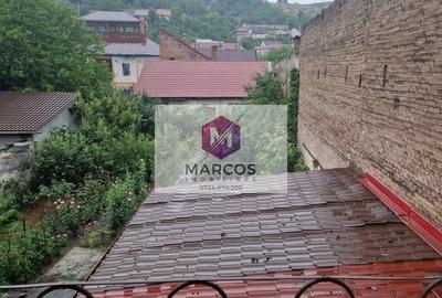 Apartament cu 7 camere în Muncitoresc