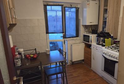 Apartament cu 3 camere decomandat în Rovine - 2
