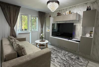 Apartament cu 2 camere semidecomandat, mobilat în Micro 38 - 1