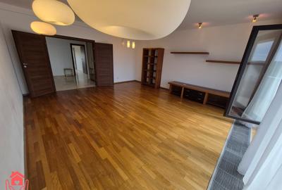 Apartament cu 4 camere decomandat, mobilat în Iancu Nicolae