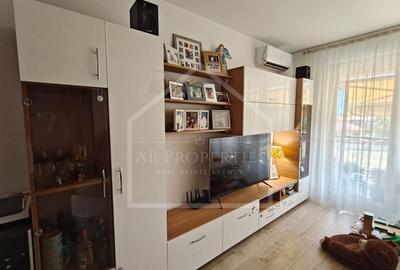 Apartament cu 2 camere semidecomandat, mobilat în Sisești