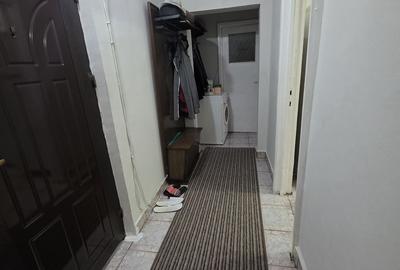 Apartament cu 4 camere semidecomandat în Hipodrom