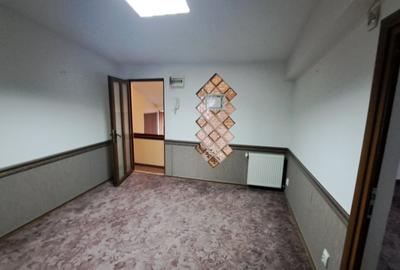 Casă cu 17 camere cu Canalizare în Dacia - 59