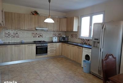 Casă cu 6 camere cu Teren 253 Mp în Dumbrăveni