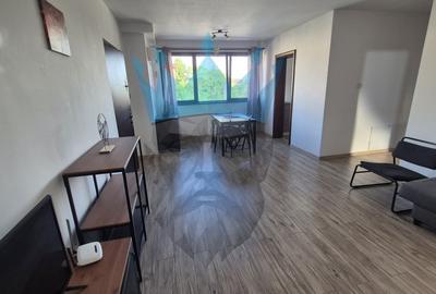 Apartament cu 3 camere semidecomandat, mobilat în Străulești