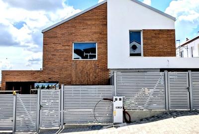 Casă cu Teren 325 Mp în Central