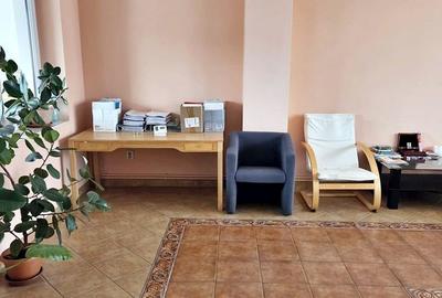 Casă cu Canalizare în Central - 9