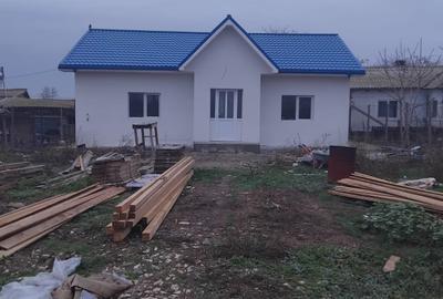 Casă cu 3 camere cu Teren 600 Mp în Corbu - 1