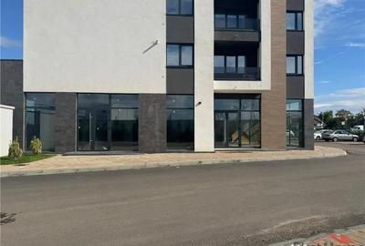 Spațiu comercial, de 195 mp, în Central - 3