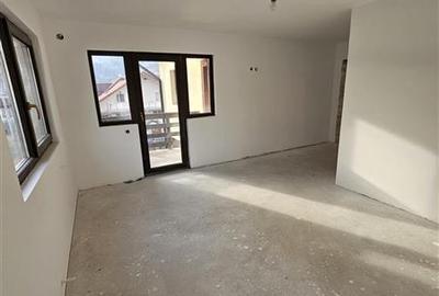 Casă cu 7 camere cu Teren 300 Mp în Nord-Est - 12