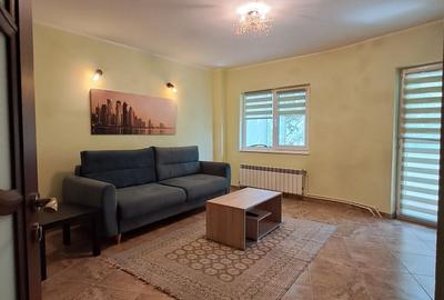 Apartament cu 3 camere decomandat, mobilat în Micro 17