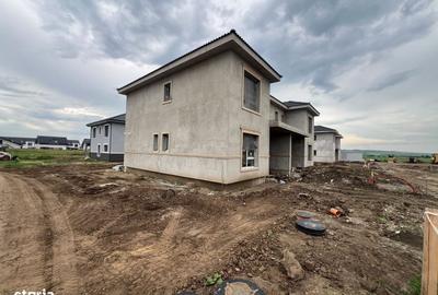 Casă cu 4 camere în Central