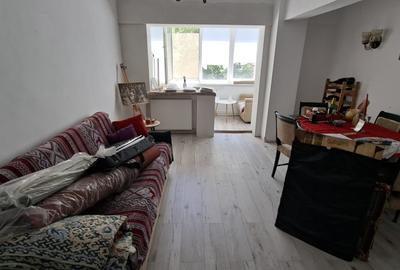 Apartament cu 3 camere decomandat în Central - 2