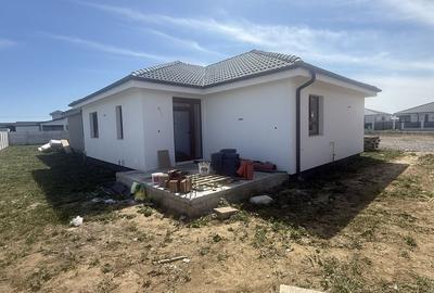 Casă cu 3 camere în Exterior Vest