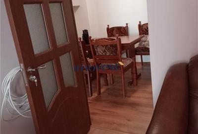 Apartament cu 3 camere în Micro 15 - 19