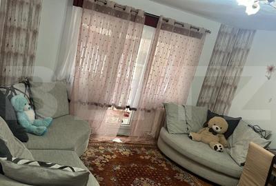 Apartament cu 3 camere decomandat, mobilat în Micro 16
