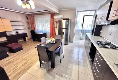 Apartament cu 3 camere decomandat, mobilat în Cetate
