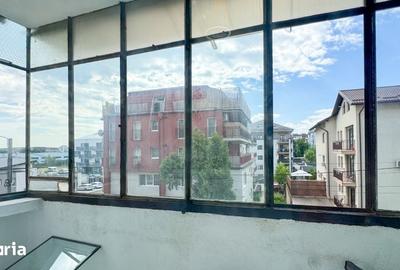 Apartament cu 3 camere decomandat în Între Lacuri