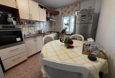 Apartament cu 4 camere decomandat, mobilat în Alexandru cel Bun - 16