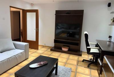Apartament cu 3 camere decomandat în Cantacuzino - 9