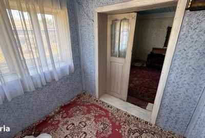 Casă cu 3 camere în Siretu