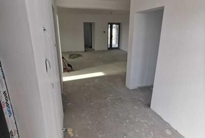 Casă cu 4 camere în Vânători - 2