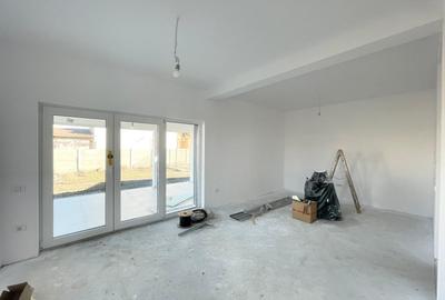 Duplex cu 4 camere cu Canalizare în Moșnița Veche - 3