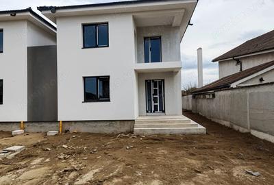 Casă cu 5 camere cu Teren 405 Mp în Oncea