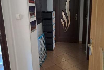 Apartament cu 2 camere decomandat în Apărătorii Patriei