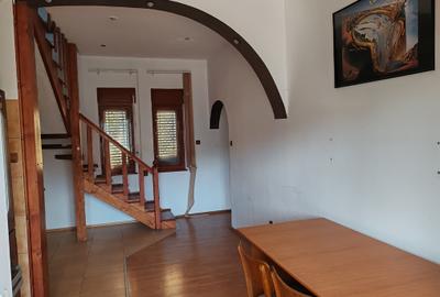 Apartament cu 3 camere semidecomandat în Central - 6