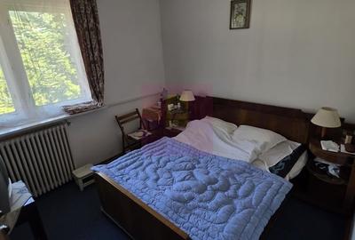 Casă cu 8 camere în Central