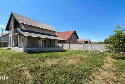 Casă cu 4 camere cu Teren 528 Mp în Sânmihaiu Român - 4
