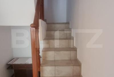 Casă cu 4 camere în Belciug