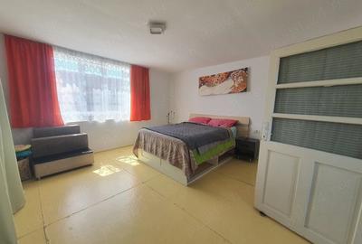 Casă cu Teren 1996 Mp în Giulvăz - 1