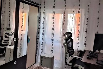 Apartament cu 2 camere semidecomandat, mobilat în Central