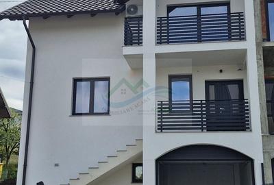 Casă cu 6 camere cu Teren 300 Mp în Central