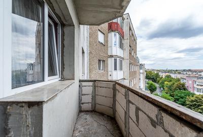 Apartament cu 4 camere decomandat în Micălaca