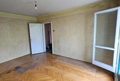 Apartament cu 2 camere decomandat în Astra