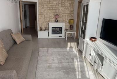 Apartament cu 4 camere semidecomandat în Berceni