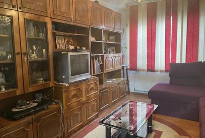 Apartament cu 3 camere semidecomandat în Est - 1