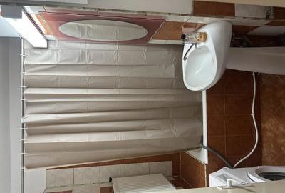 Apartament cu 3 camere semidecomandat în Micro 3 - 2