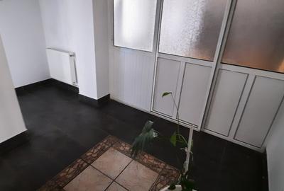 Spațiu comercial, de 350 mp, în Central - 10