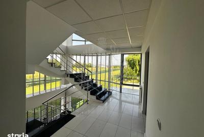 Spațiu comercial, de 361 mp, în 9 Mai - 11