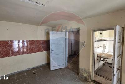 Casă cu 3 camere cu Teren 477 Mp în Central - 3