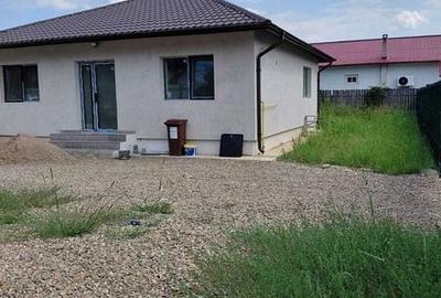 Casă cu 3 camere cu Teren 70 Mp în Boldești