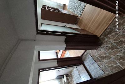 Apartament cu 3 camere semidecomandat în Micro 8 - 1