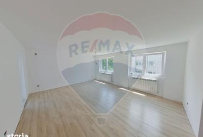 Apartament cu 4 camere decomandat în Central